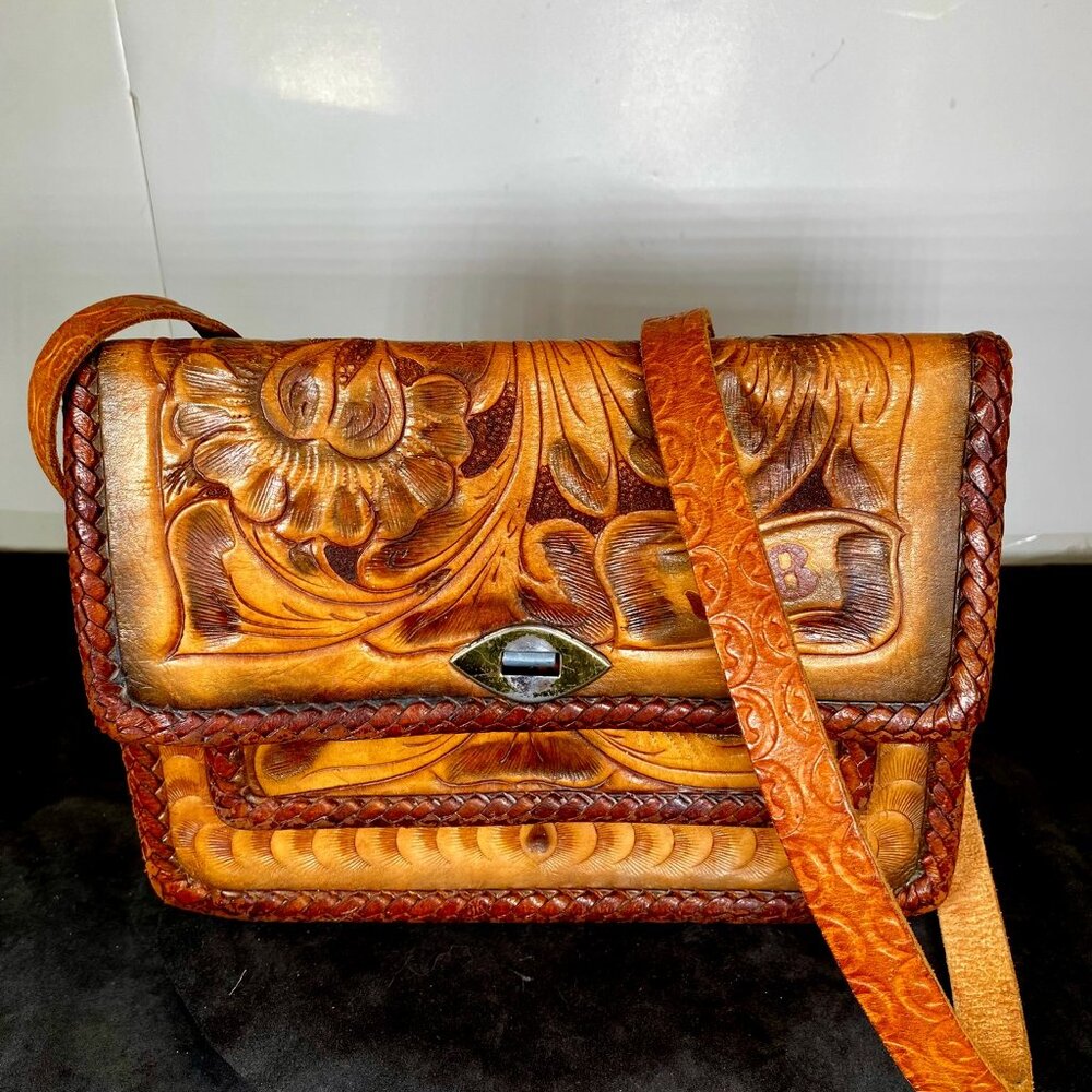 Vintage Hand Tooled, Mexican Leather Purse in Fair Condition, Priced to Sell,